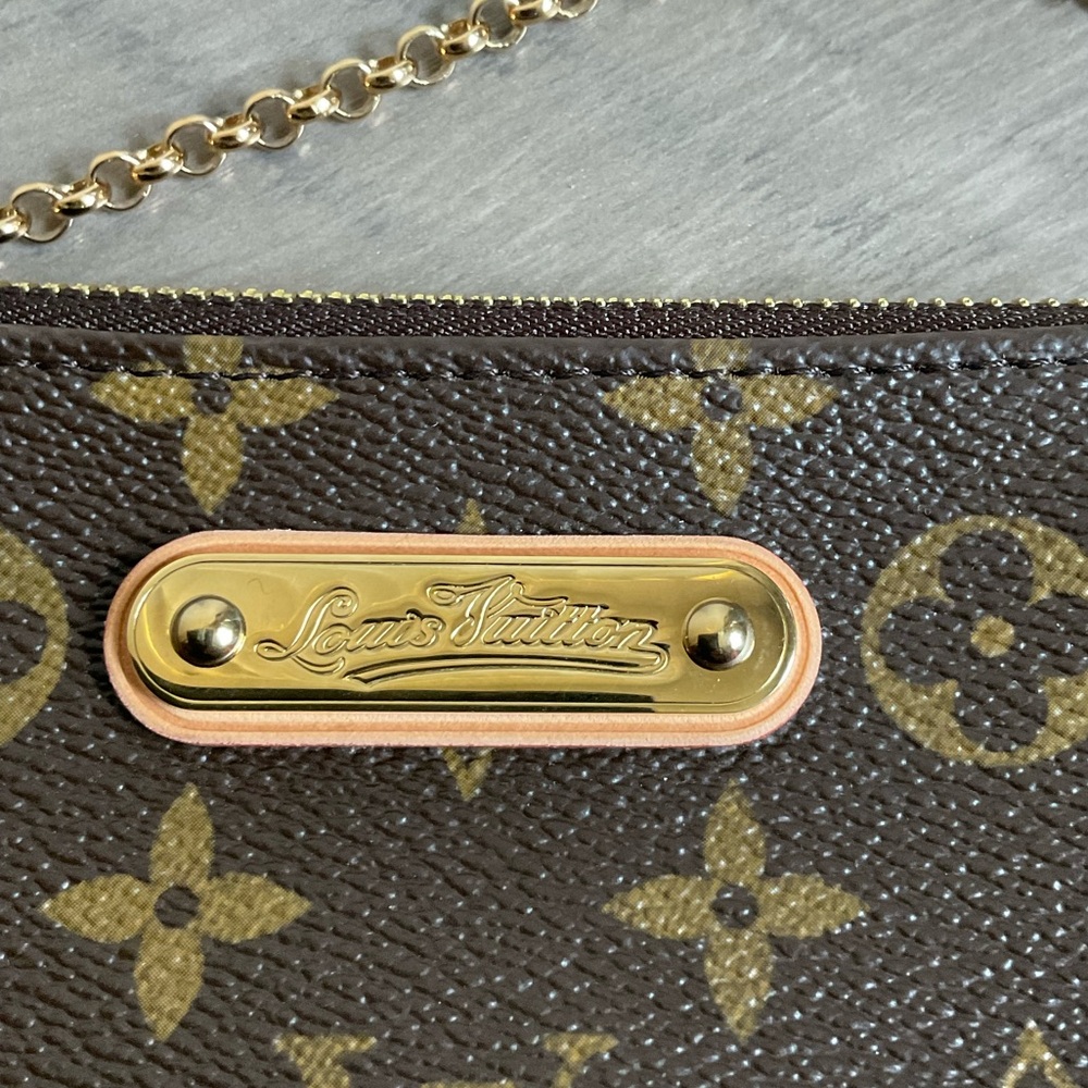 Louis Vuitton Milla MM - Picture 7 of 12